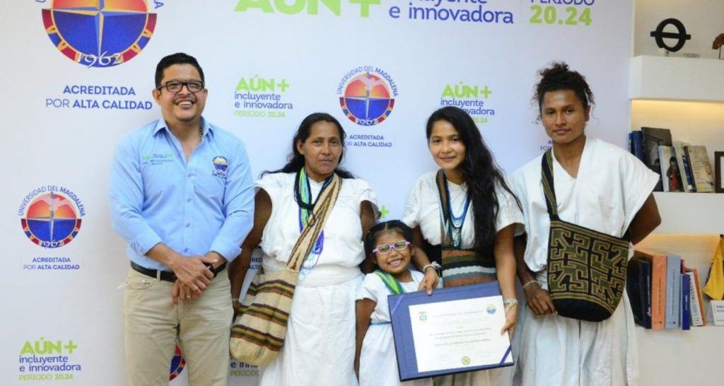Por primera vez una indígena recibe la Beca Sierra Nevada de UNIMAGDALENA para cursar maestría