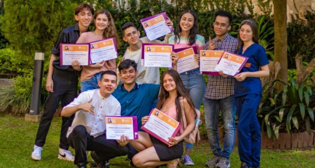 Unab recibió a los primeros beneficiados del Fondo de Becas Rafael Ardila Duarte