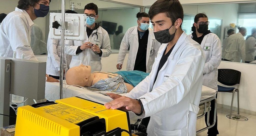 Programa de Medicina recibe por segunda vez acreditación internacional como centro de entrenamiento en reanimación cardiovascular