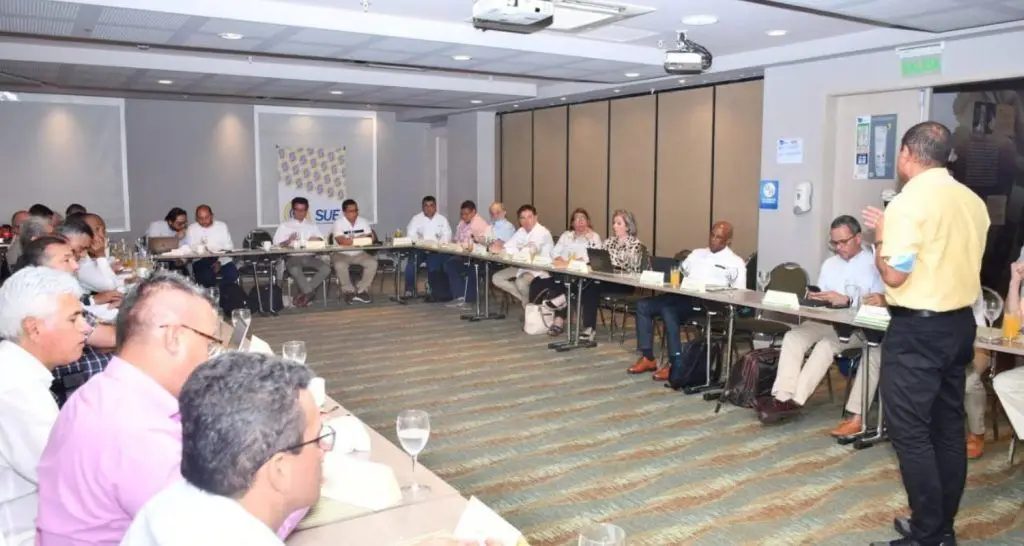 Rector de UNIMAGDALENA participó en encuentro con nuevo Ministro de Educación Alejandro Gaviria