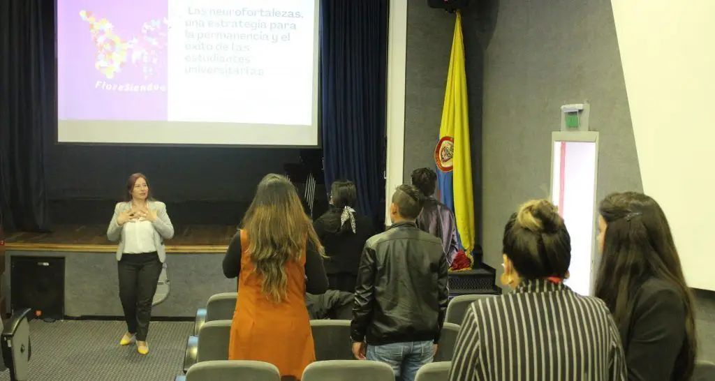El Impacto de la Orientación Académica en la Permanencia y el Éxito del Estudiante Universitario