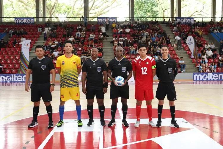 Emocionante arranque de baloncesto en los III FISU 10