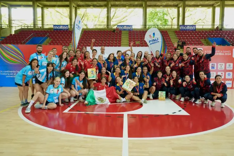 Emocionante arranque de baloncesto en los III FISU 13