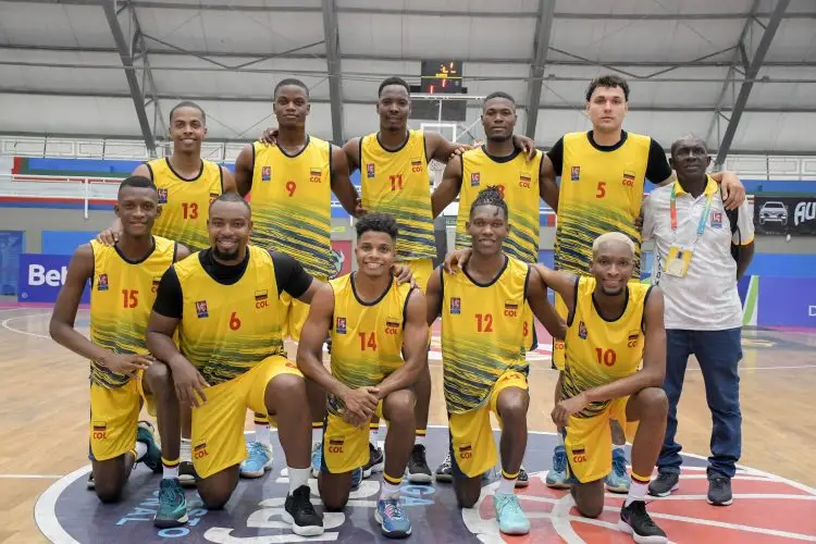 Emocionante arranque de baloncesto en los III FISU 5